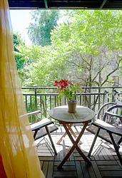 Rented by R New York