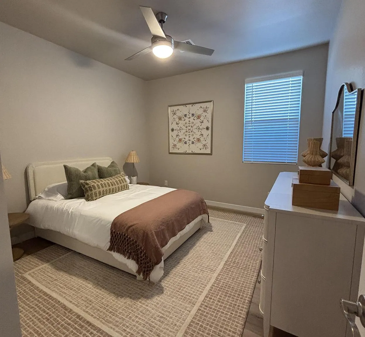 4 bed, 2425 sqft, $2,788 — Photo 3