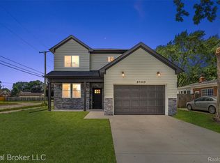 27503 Edward St, Roseville, MI