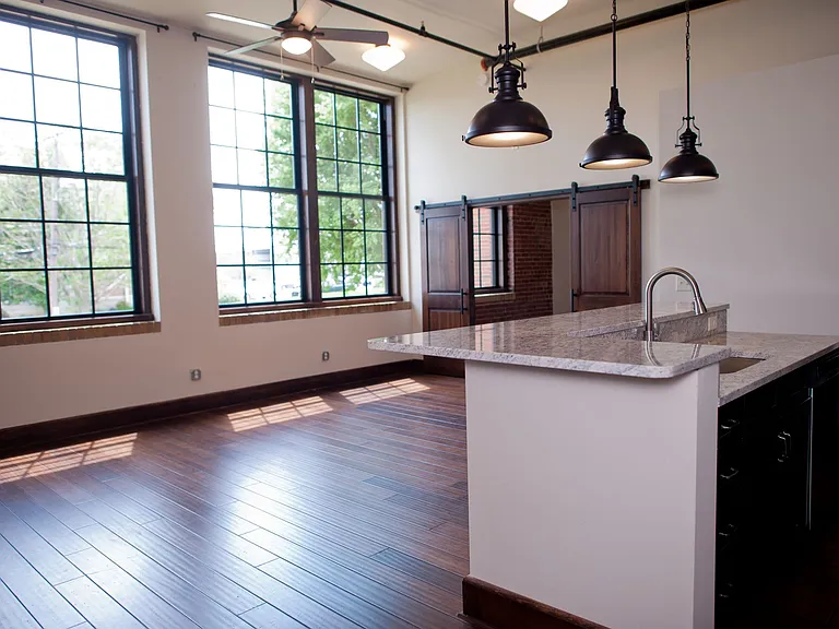 501 W Central St — Photo 13