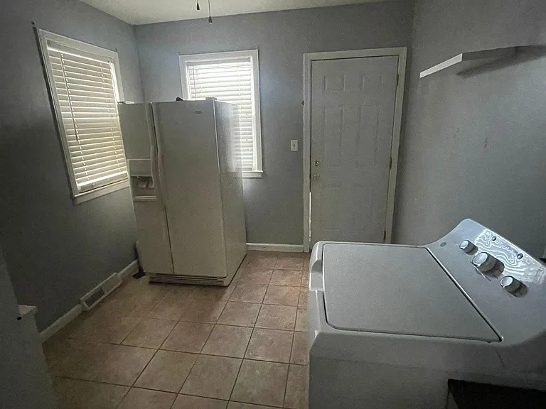 1520 Gregory Ave — Photo 10
