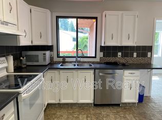 2965 Sandstone Dr, West Kelowna, BC V4T1T2