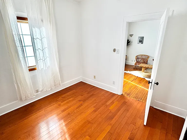 1758 Winona Blvd #3 — Photo 6