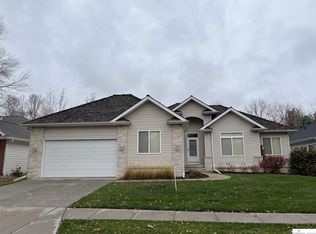 1617 S 190th Plz, Omaha, NE 68130