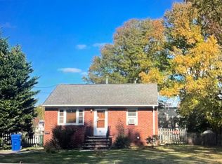 44 Holly Rd, Iselin, NJ 08830