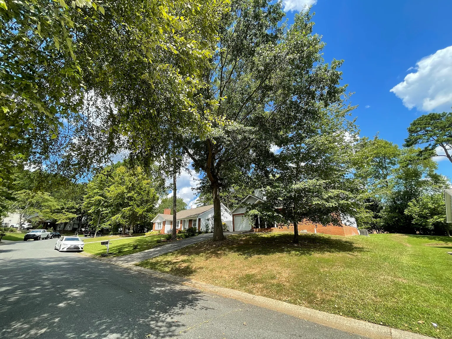 3 bed, 1130 sqft, $1,800 — Photo 3