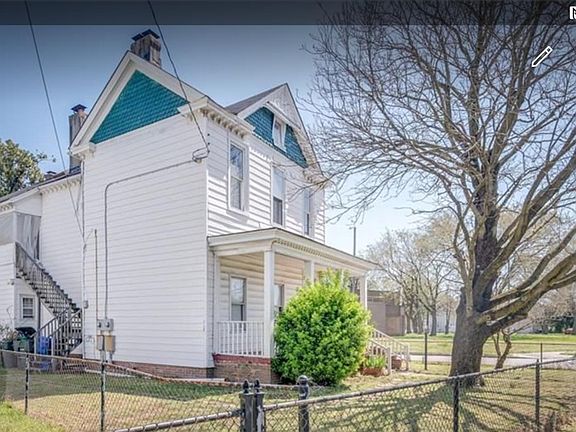 4th image of 920 Reservoir Ave