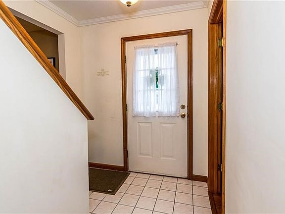3rd image of 587 Bruton Dr