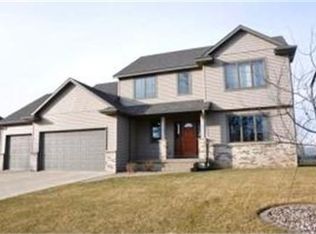 1054 Bush Ct SW, Eyota, MN 55934
