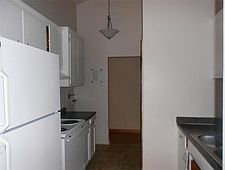 5th image of 910 Center Ave