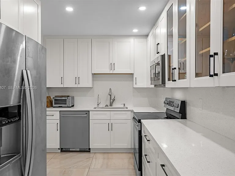 2500 Parkview Dr #2517 — Photo 12
