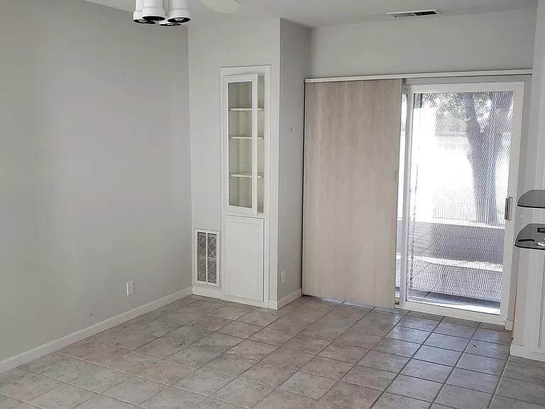44 Edgewater Ct — Photo 14
