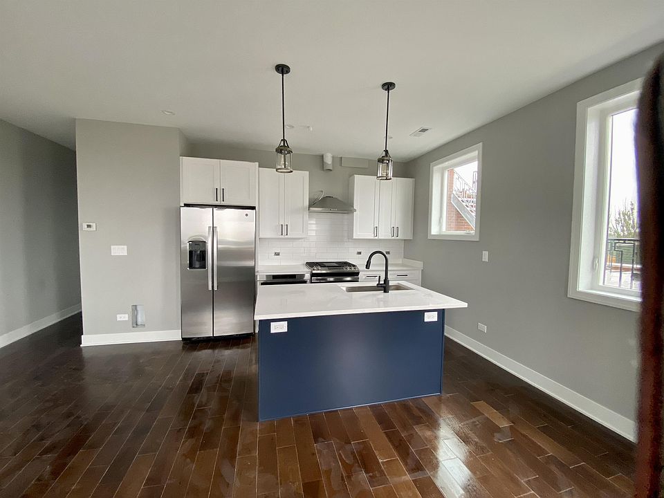 1st image of 2219 N Clybourn Ave #302