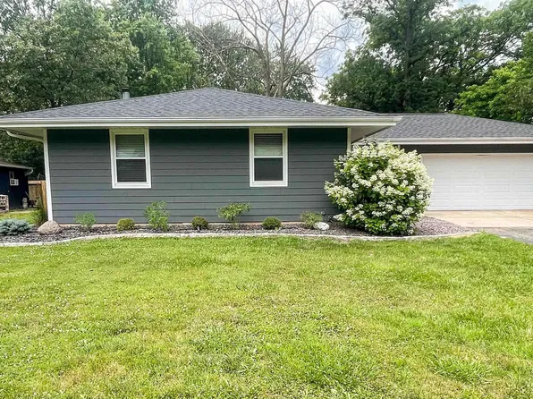530 Cedar Dr, Metamora, IL 61548