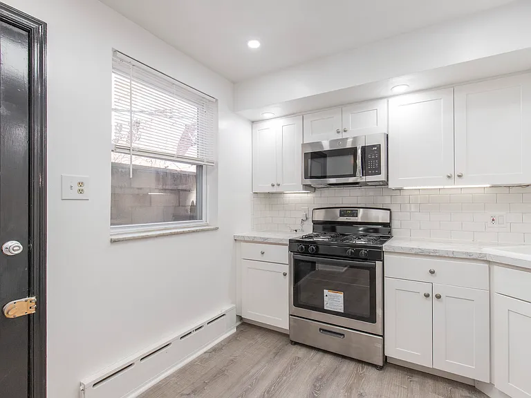 741 S Darien St — Photo 9