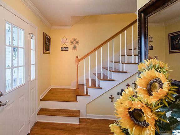 3rd image of 2033 Rosebury Ln SW