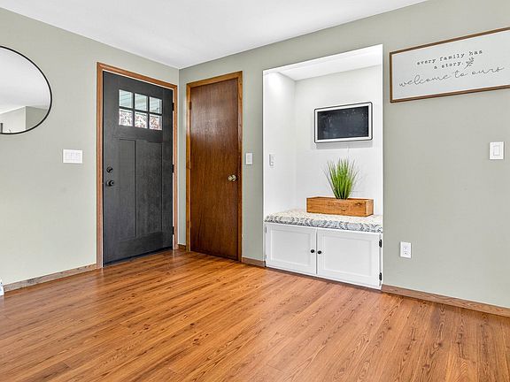 5th image of 807 Rosehill Rd