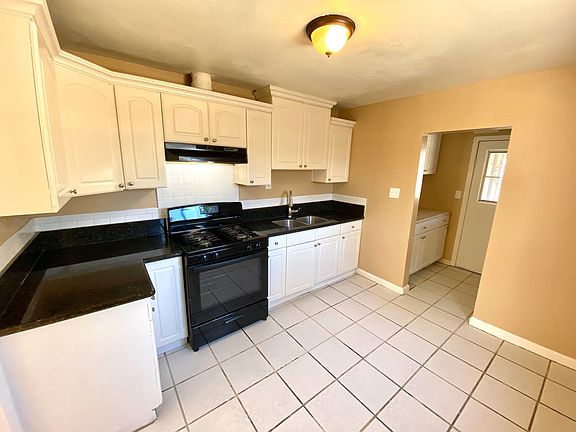 2nd image of 15756 Merrill Ave