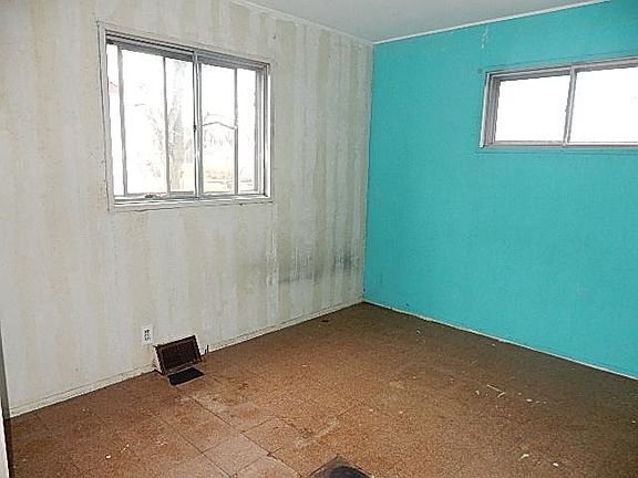 4th image of 2085 Jane Ave