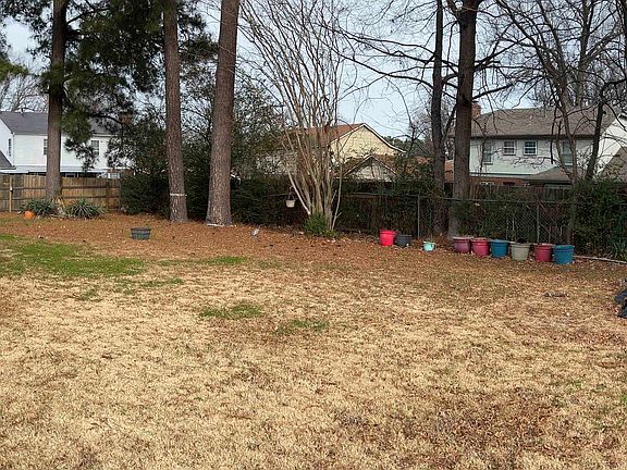 2nd image of 2784 Chiswood St