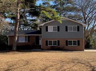 5470 Chanterella Ct, Lilburn, GA 30047