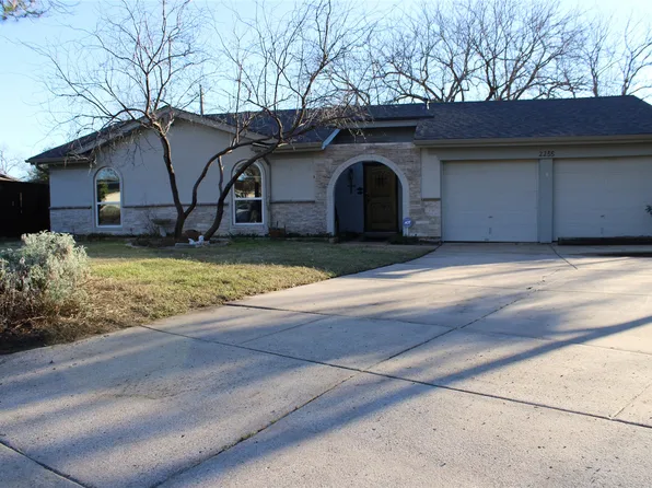 2255 Shady Brook Dr, Bedford, TX 76021