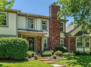 15810 Newton Ridge Dr, Chesterfield, MO 63017