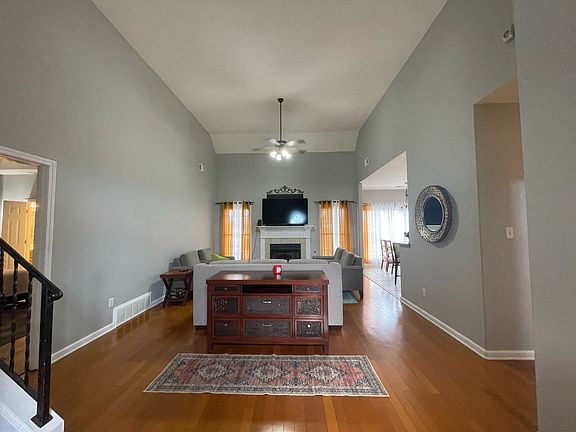 5th image of 3224 Rosebrook Cir