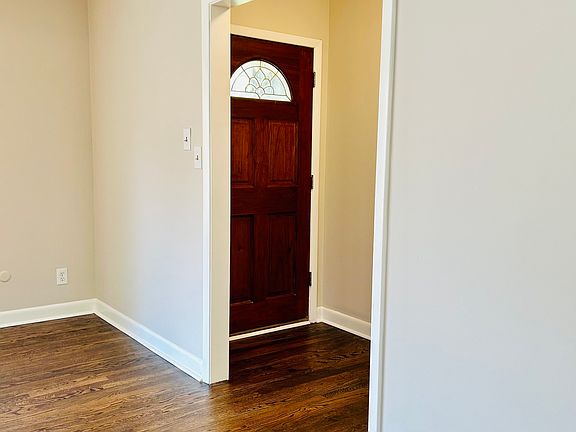 4th image of 600 Oakcrest Dr