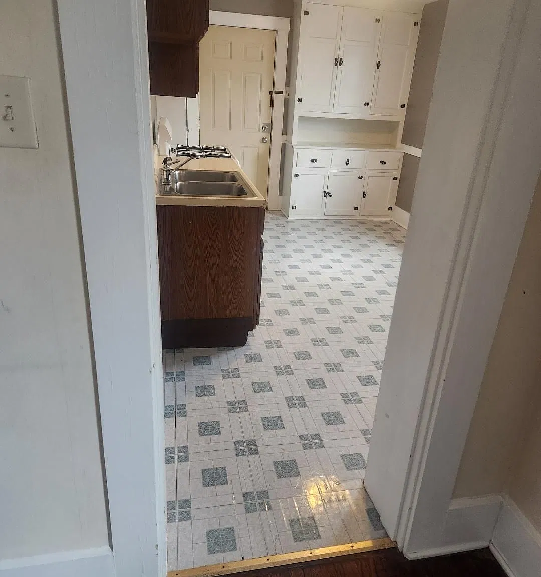 1 bed, 1.0 bath, 828 sqft, $725 — Photo 2