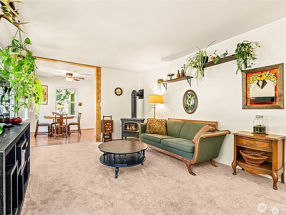 5th image of 615 SW Camano Drive