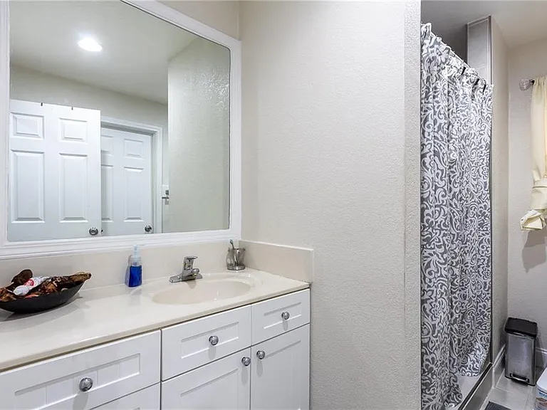 728 Saybrook Cir NW #C — Photo 11