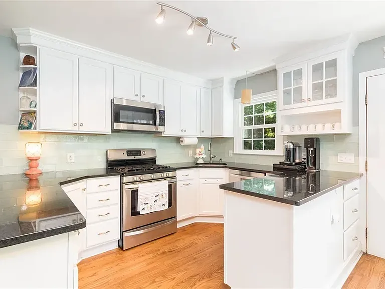 700 Victorian Ct — Photo 7