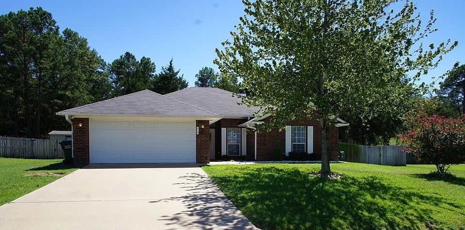 1st image of 215 Windridge Dr