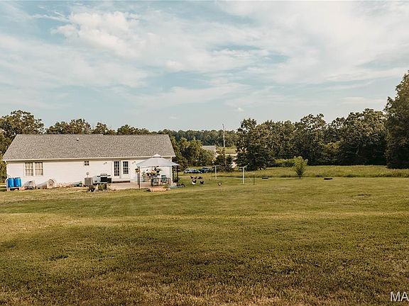 2nd image of 120 Sweet Valley Cir