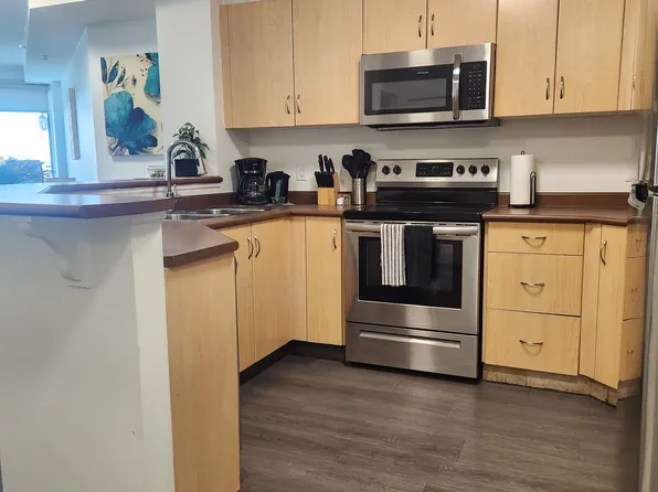 1121 6th Ave SW, Calgary, AB