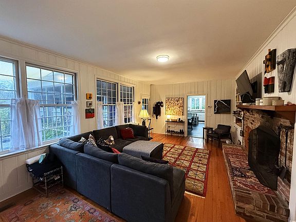 4th image of 220 Brantley St.