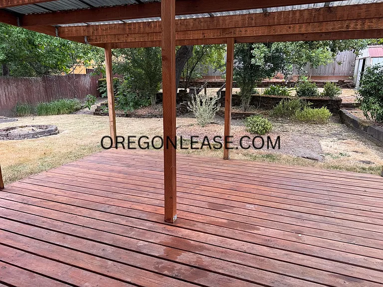 3315 University St — Photo 12