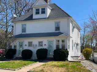 97 Summit St, Manchester, CT 06040