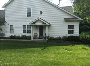 691 Ashberry Ln, Avon Lake, OH 44012