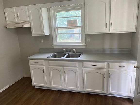 5th image of 407 Maple Ave