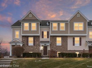 260 Center Blvd, Wixom, MI