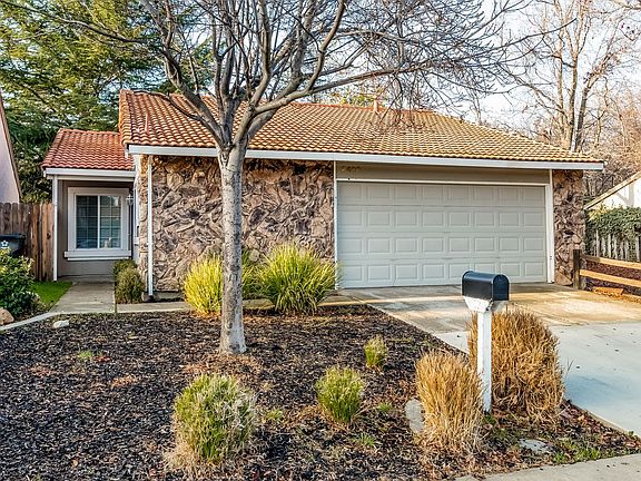 3rd image of 2400 Sequoia Dr