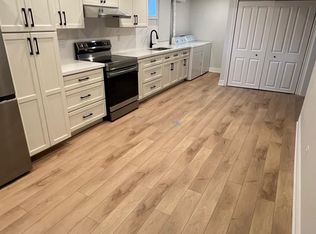 989 McBride Ave #BASEMENT, Mississauga, ON L5C 1M2