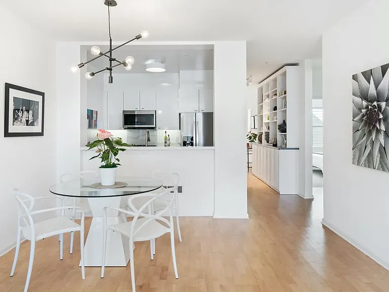 600 Chestnut St #409 — Photo 5