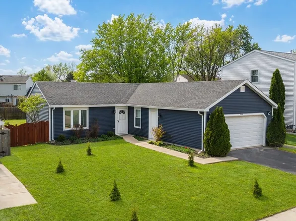 828 Huron Ct, Carol Stream, IL 60188