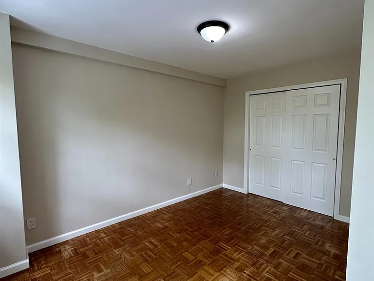 123 S Adelaide Ave #1L — Photo 6