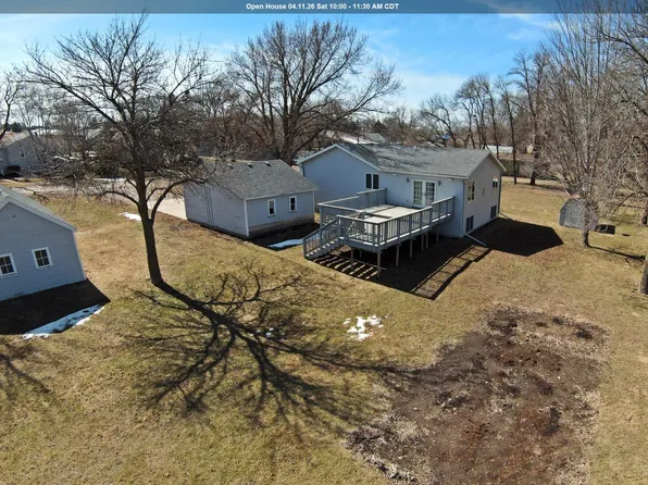 210 E Lawrence St, Dunnell, MN 56127