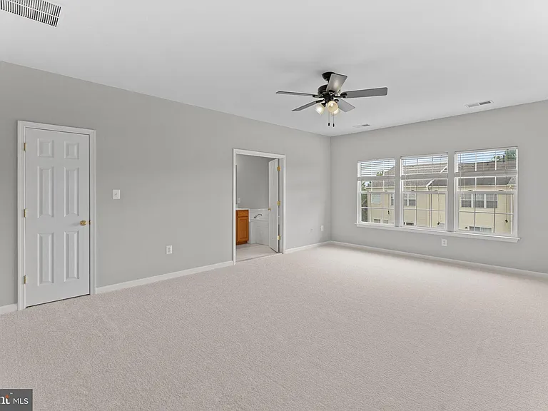 44253 Huron Ter — Photo 36