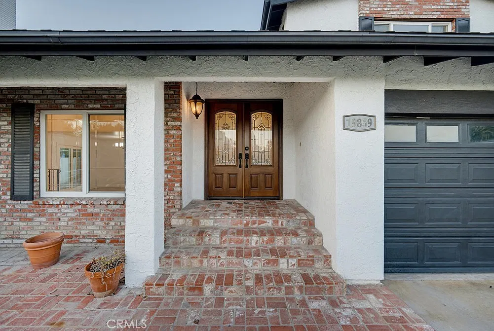 5 bed, 2828 sqft, $5,375 — Photo 3